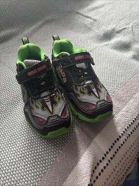 Grave Digger Monster Jam Light Up Shoes Boys Size 10 Black Green Hook Loop